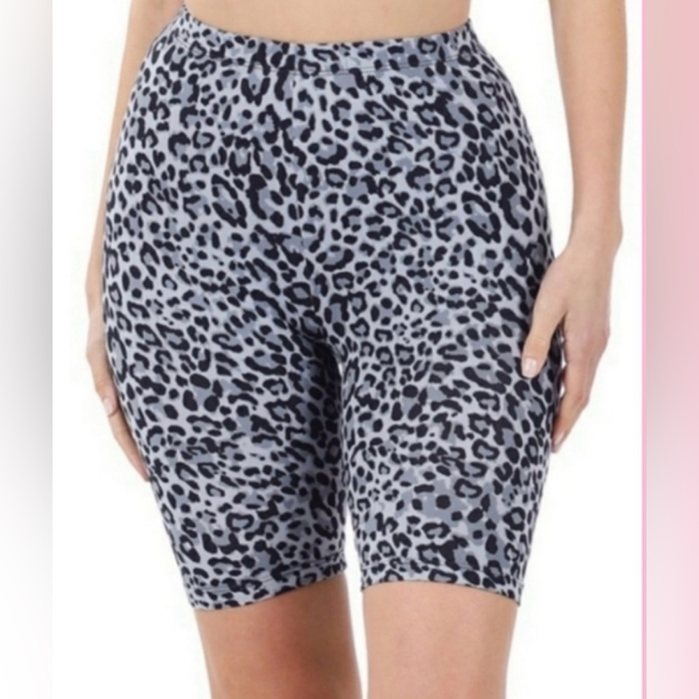 Gray Leopard Print High-Waist Bike Shorts - size large